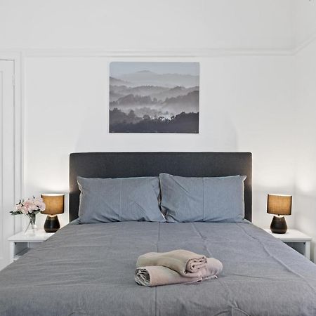 Burwood City Newly Renovated 2 Bed 2 Bath Free Private Parking Big Apt Sídney Exterior foto