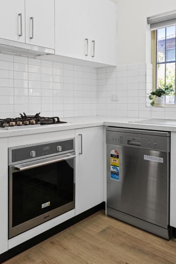 Burwood City Newly Renovated 2 Bed 2 Bath Free Private Parking Big Apt Sídney Exterior foto